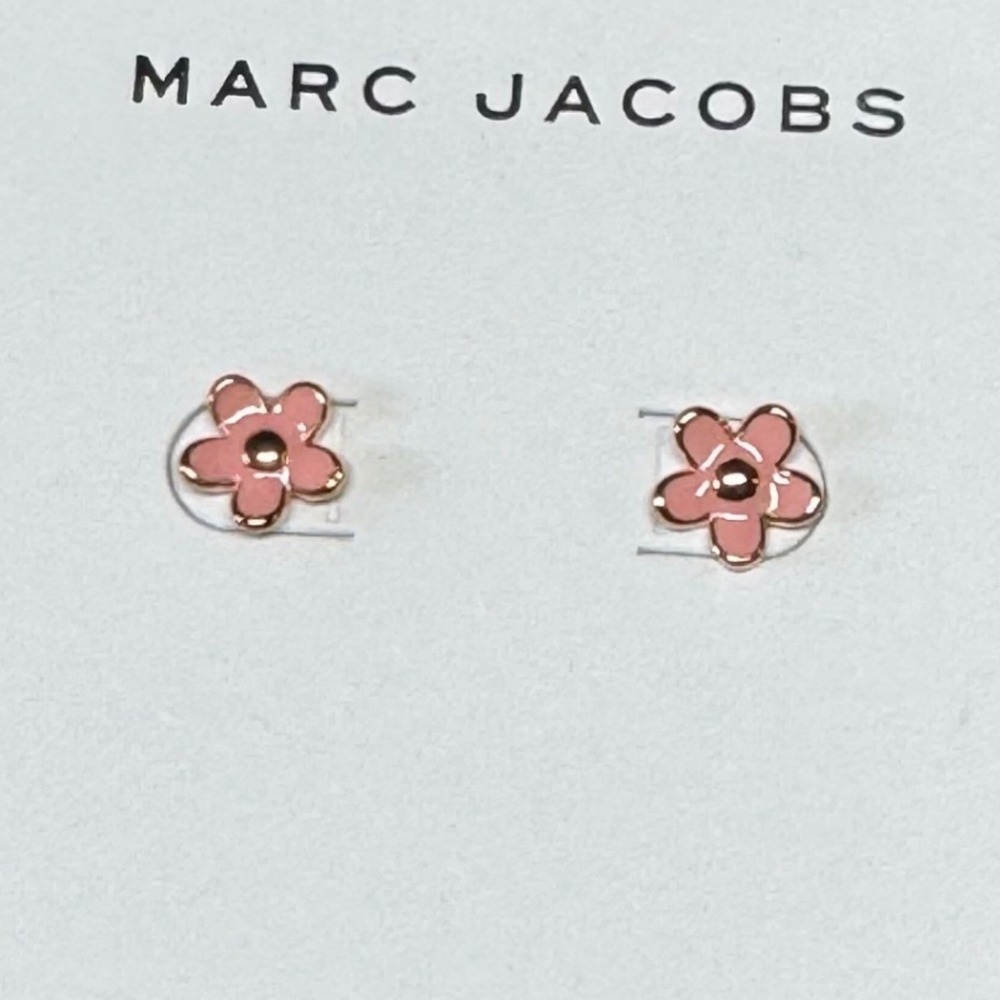 Marc Jacobs Pink Enamel Daisy Stud Earrings Rose Gold Tone New w Dustbag Floral